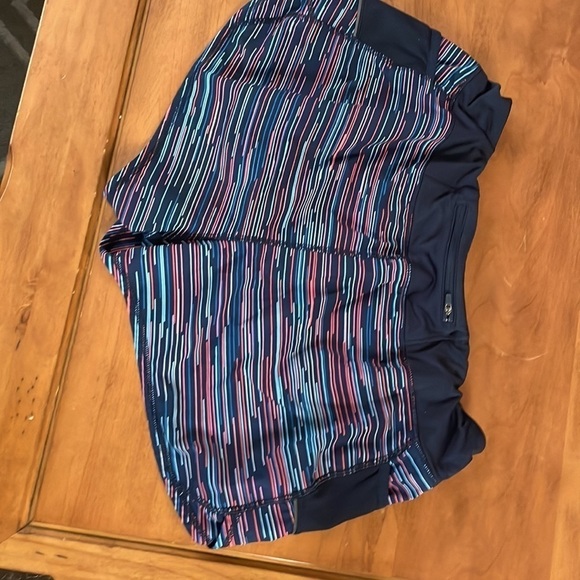 ATHLETA Running Shorts Size XL - Picture 5 of 11